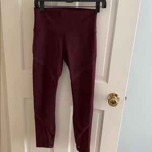 DISCONTINUED STYLE lululemon cropped leggings 6